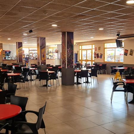 Bonito Apartamento Con Piscina Salou Luaran gambar