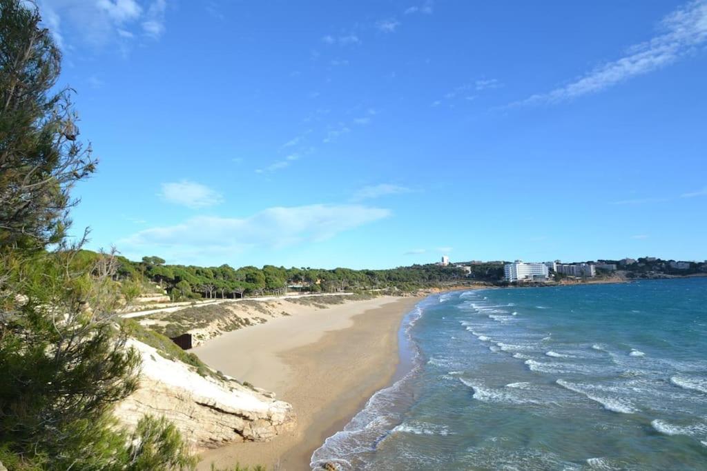 Bonito Apartamento Con Piscina Salou Luaran gambar