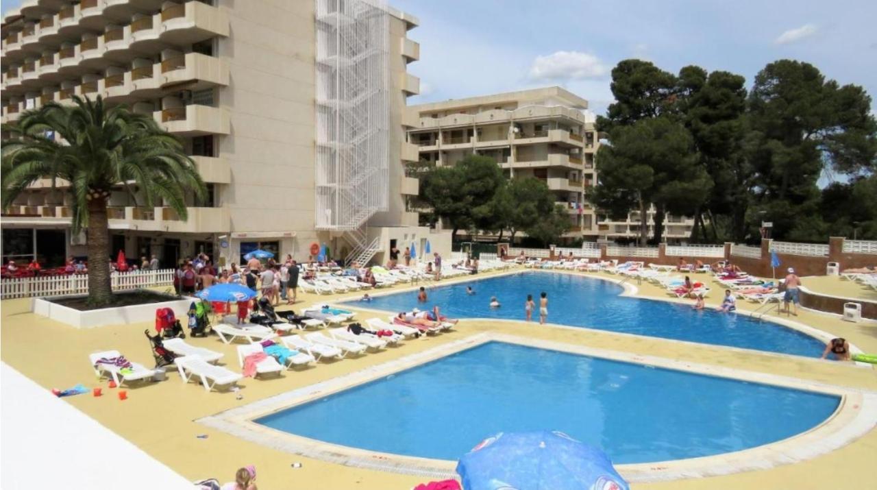 Bonito Apartamento Con Piscina Salou Luaran gambar