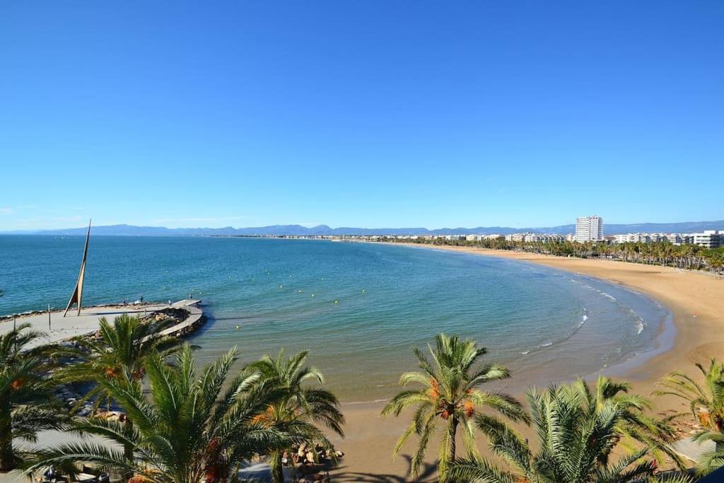 Bonito Apartamento Con Piscina Salou Luaran gambar