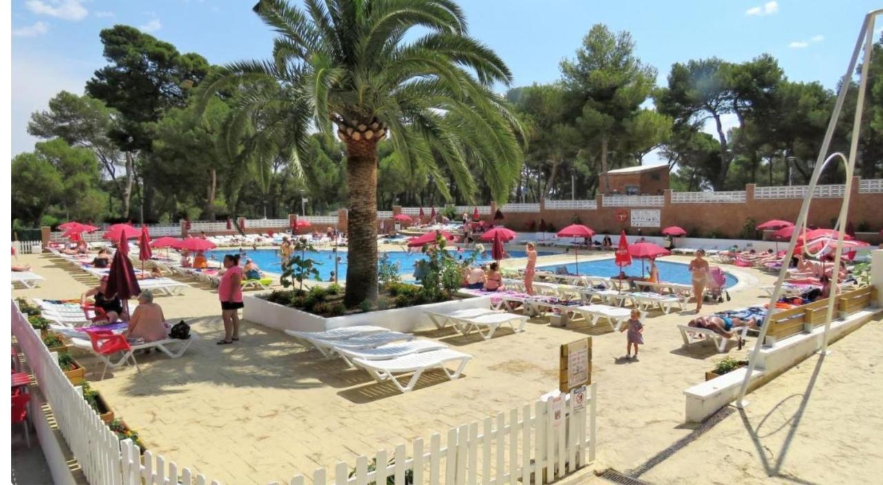Bonito Apartamento Con Piscina Salou Luaran gambar