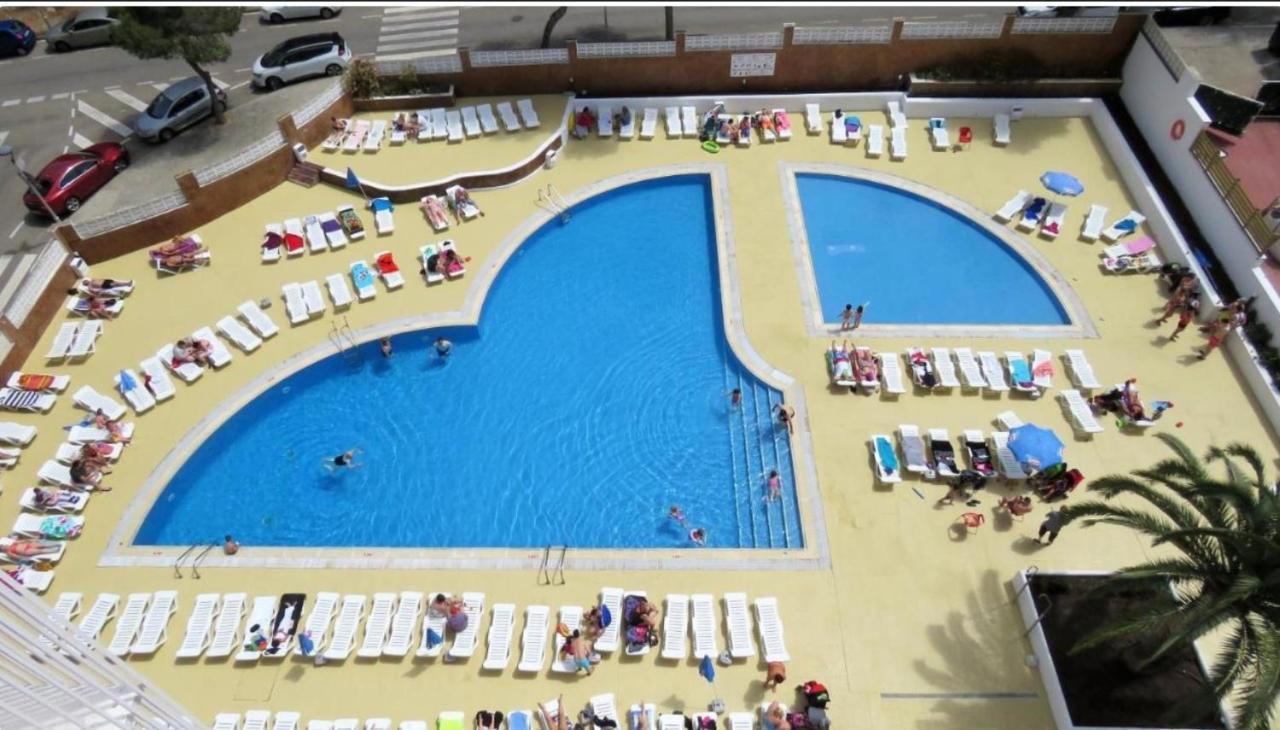 Bonito Apartamento Con Piscina Salou Luaran gambar