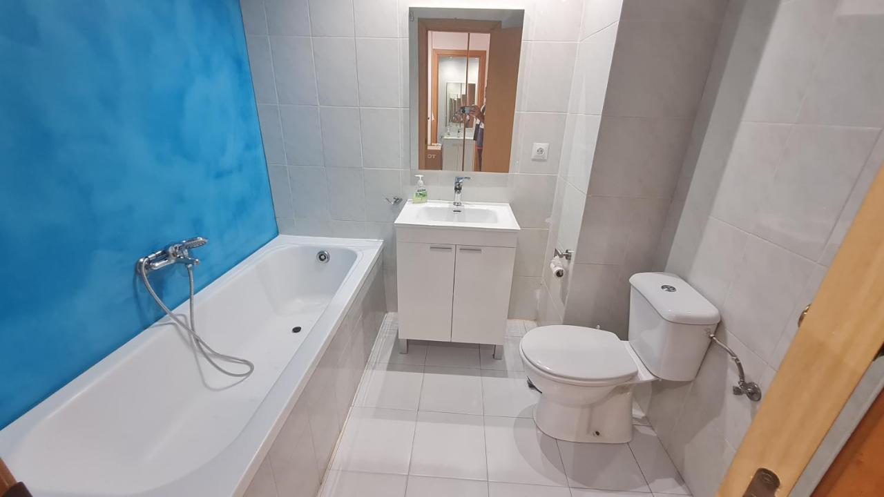 Bonito Apartamento Con Piscina Salou Luaran gambar
