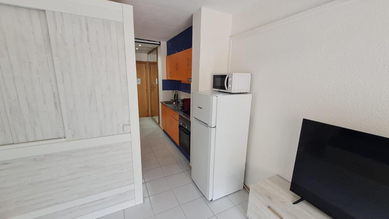 Bonito Apartamento Con Piscina Salou Luaran gambar