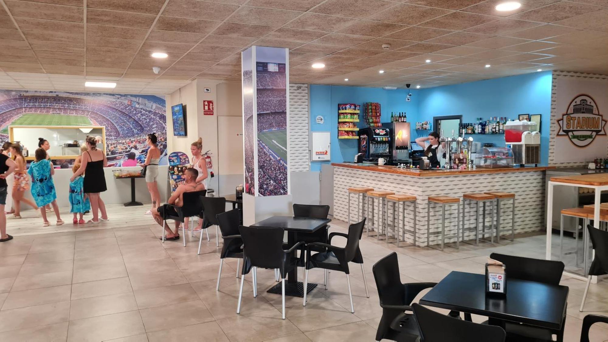 Bonito Apartamento Con Piscina Salou Luaran gambar