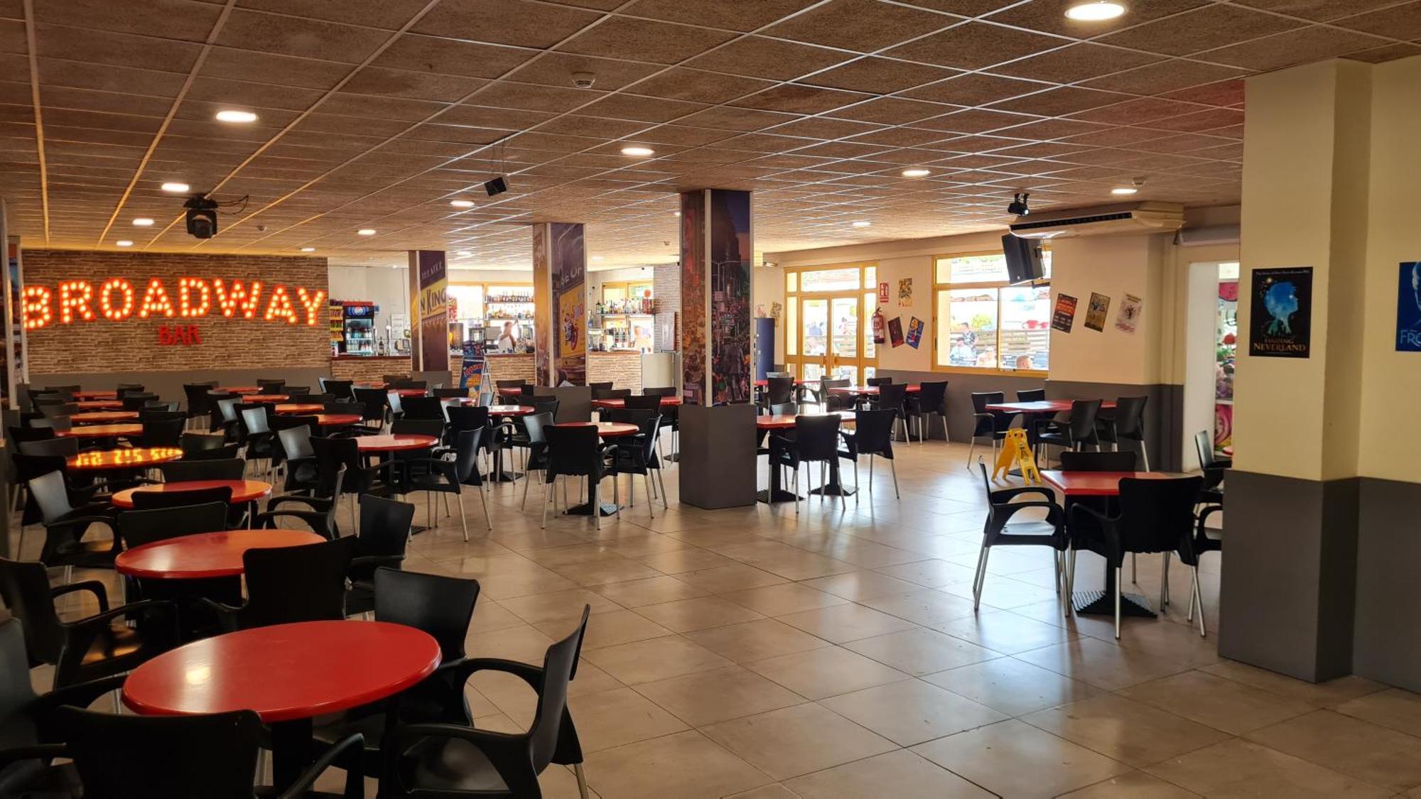 Bonito Apartamento Con Piscina Salou Luaran gambar