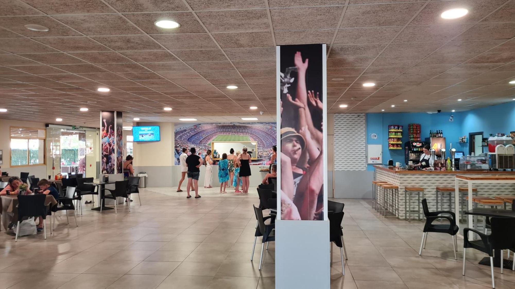 Bonito Apartamento Con Piscina Salou Luaran gambar