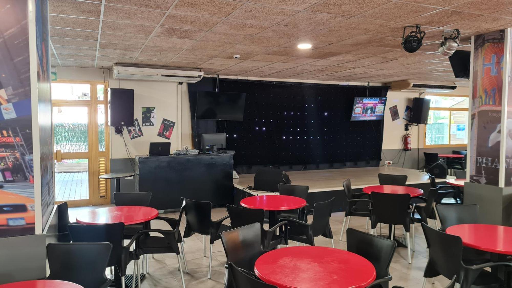 Bonito Apartamento Con Piscina Salou Luaran gambar