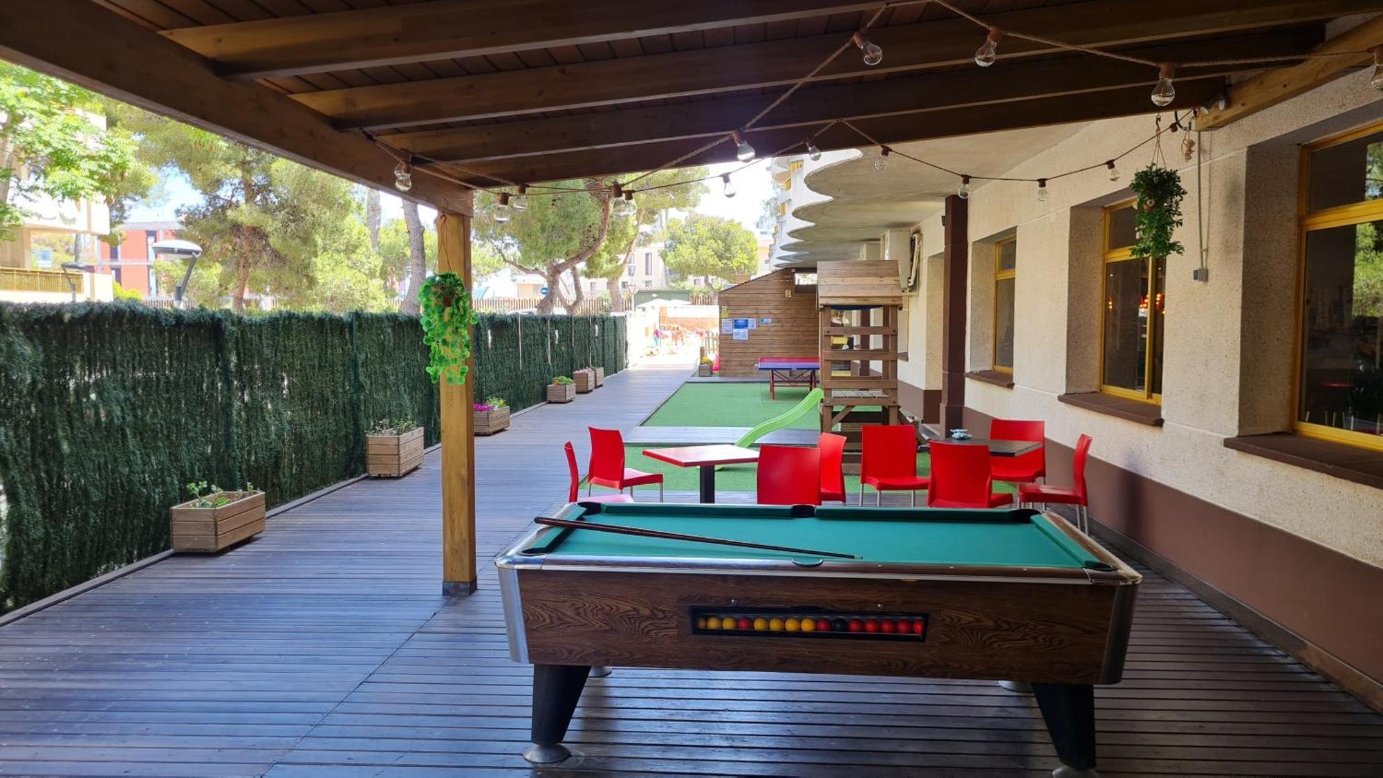 Bonito Apartamento Con Piscina Salou Luaran gambar